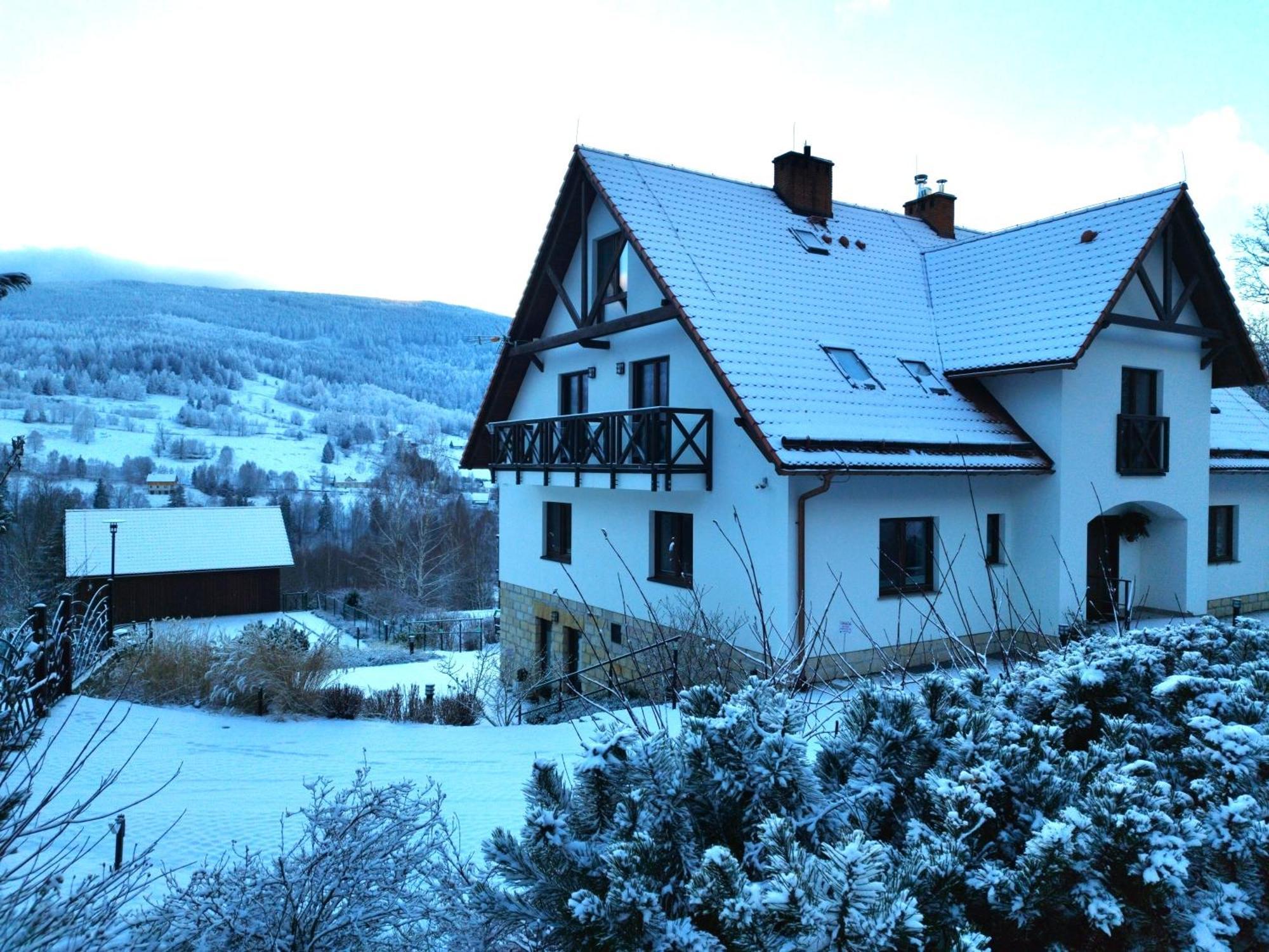 Apartamety I Pokoje Goscinne Na Jaskolczej Świeradów-Zdrój Esterno foto